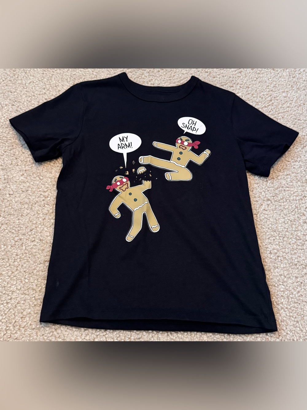 Black Tee with Gingerbread Snap Graphic Size S (5/6)